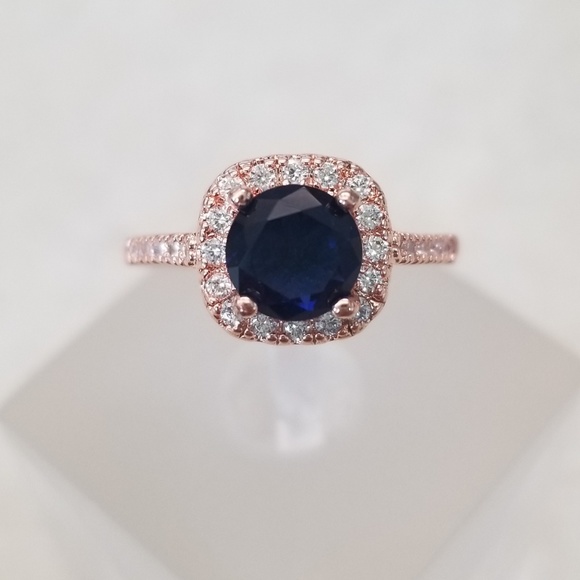 18k Sapphire Ring - Picture 2 of 8